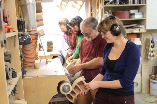 woodworkers should listen to music while working